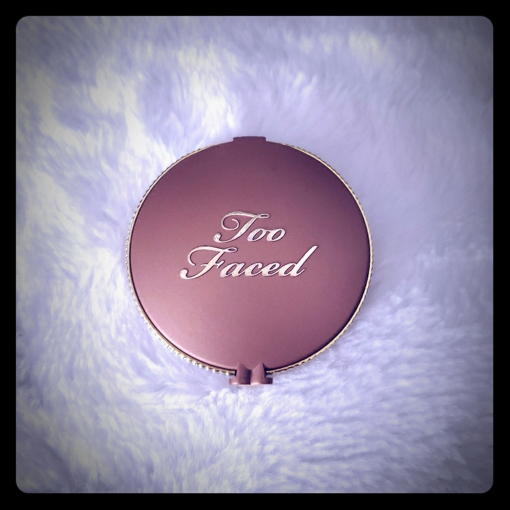 NWOT Too Faced bronzer